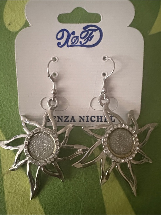 None Jewelry - Sunburst Silver Dangle Earrings - Unbranded